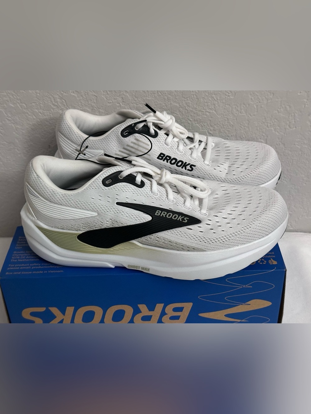 Brooks Men’s Ghost Max 3 Running Shoes Size 11 Bright White/Tea/Black